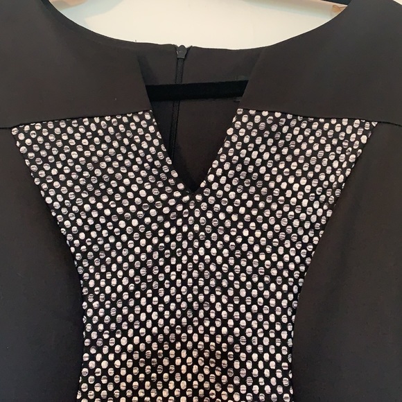 Black thick dress with short sleeves - Picture 3 of 5